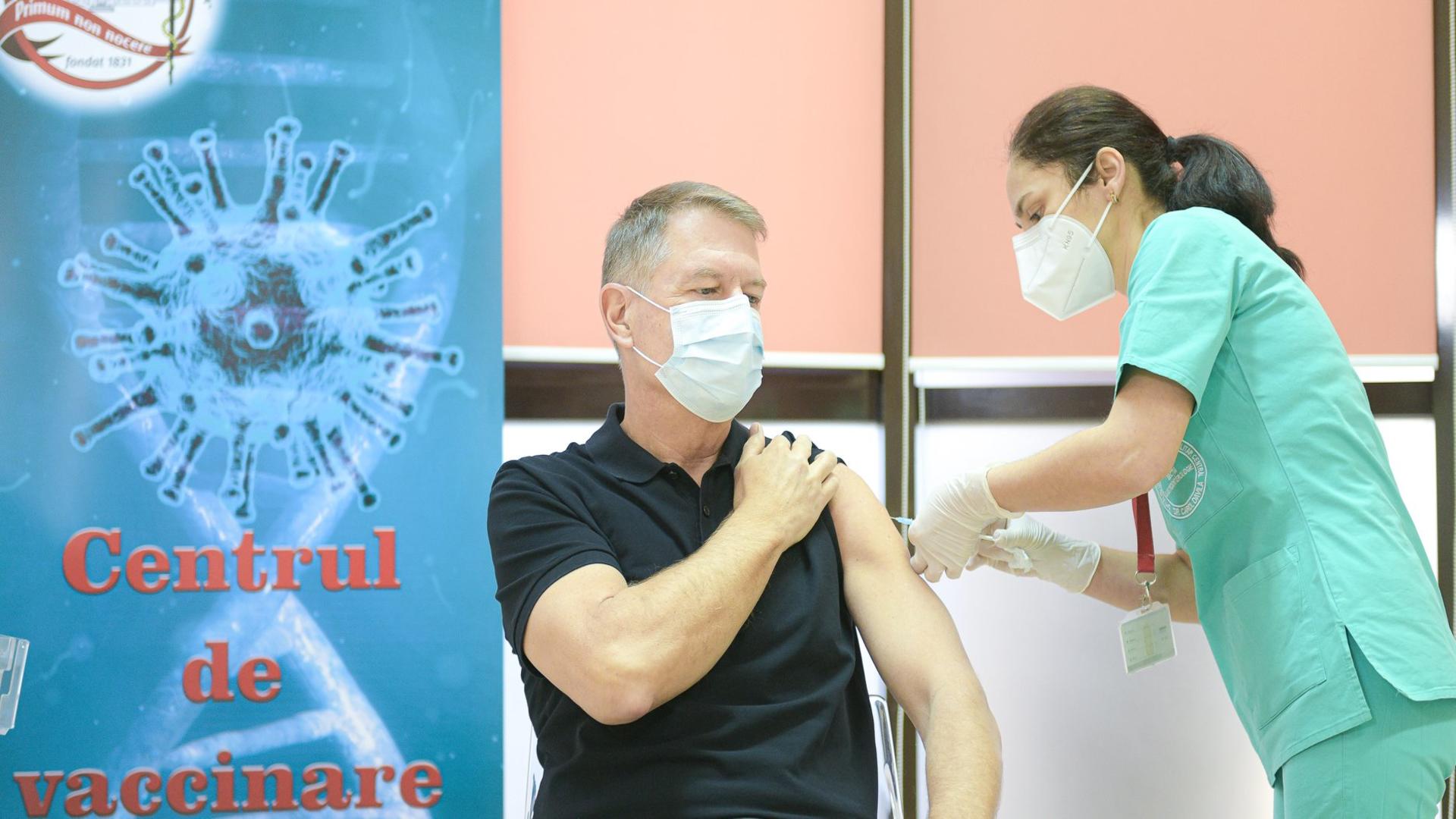 Iohannis a declarat că vaccinarea nu va deveni obligatorie. Foto/Inquam