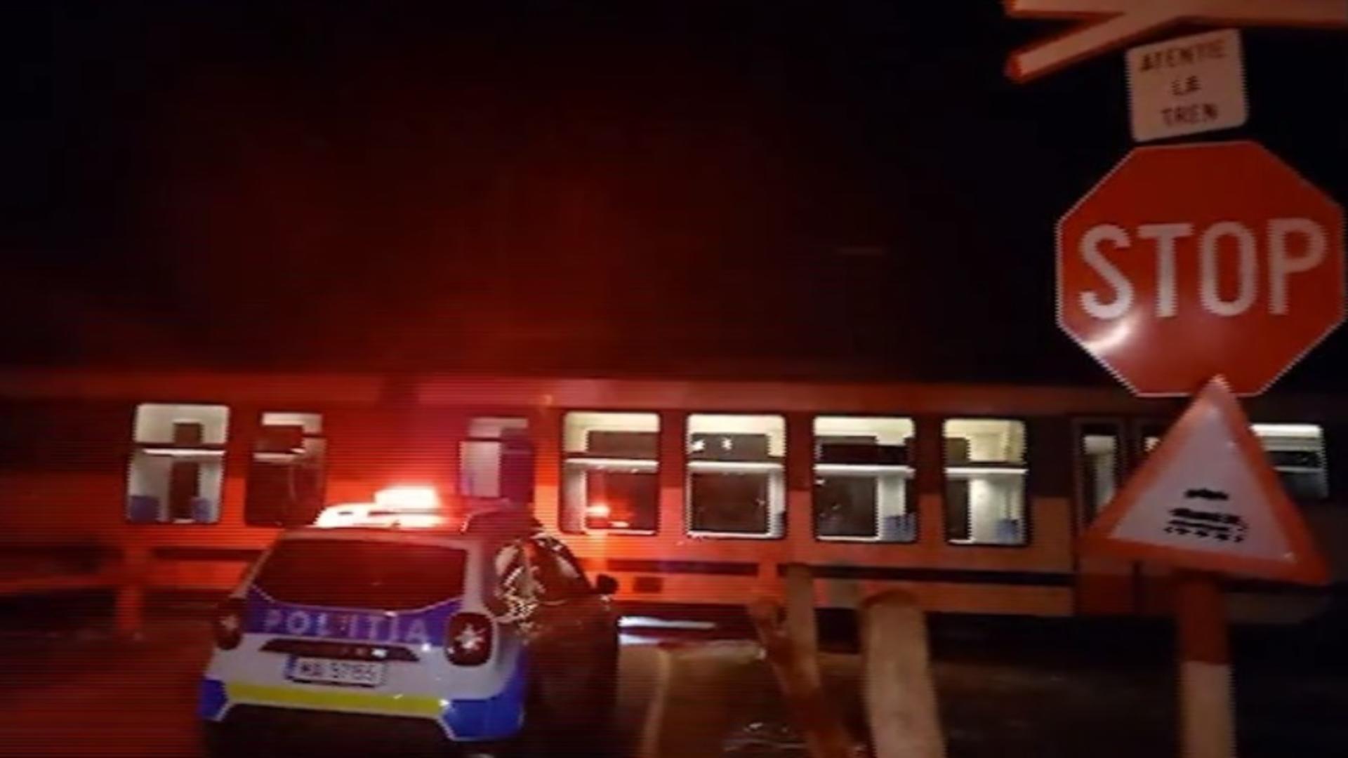 Un tren cu 12 pasageri a fost implicat într-un accident, miercuri seara, în localitatea Bascov