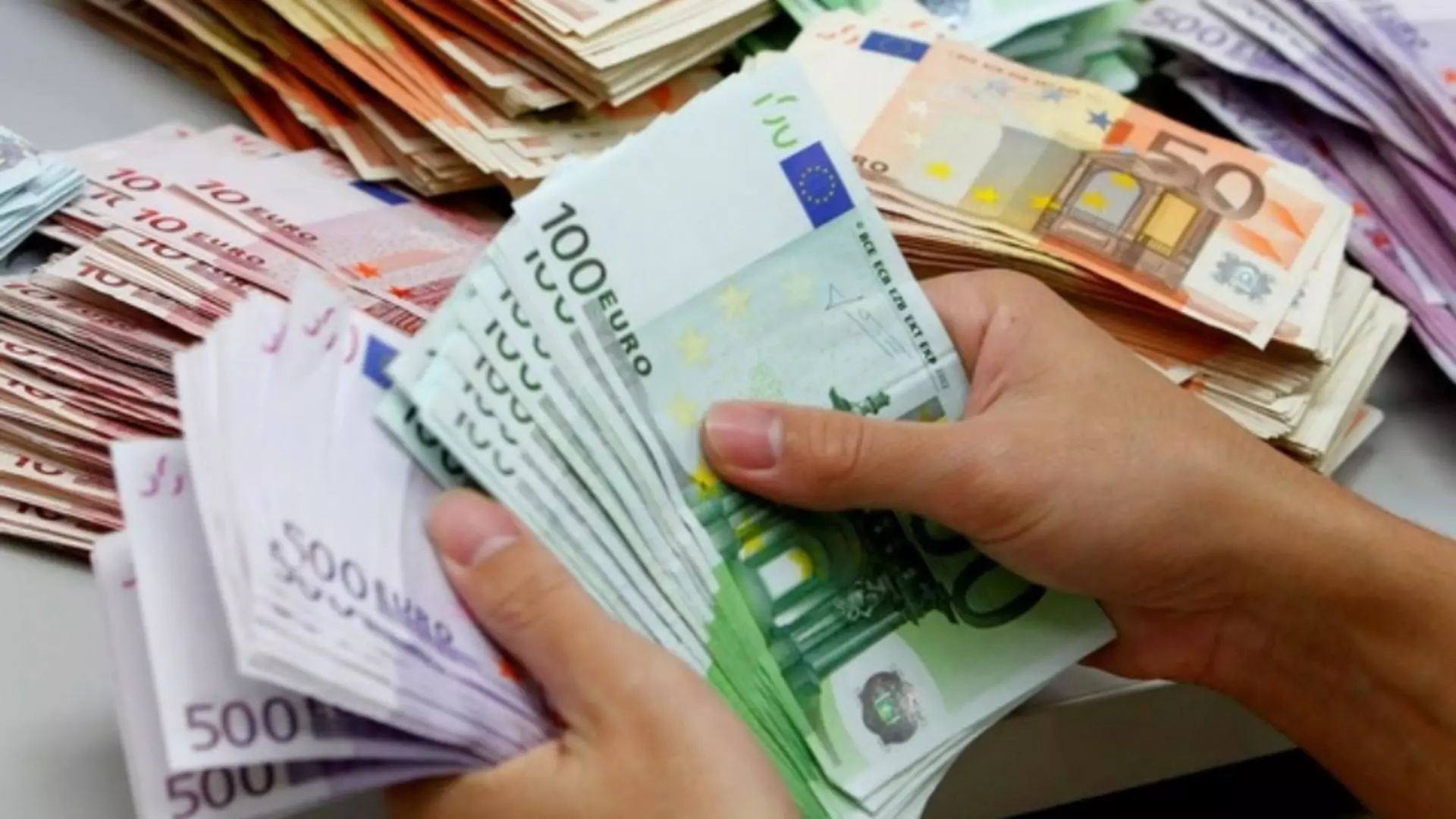 Românii au avut venituri mai mici