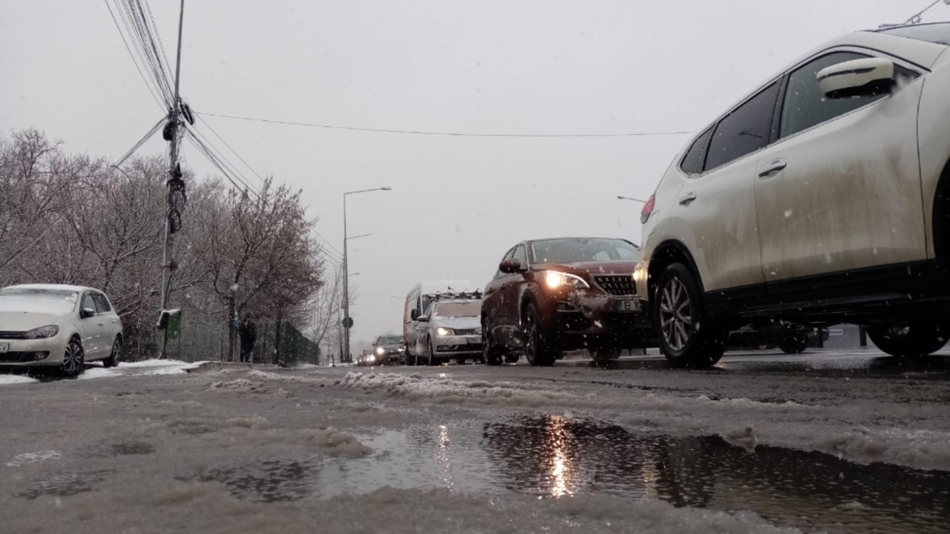 Circulație în condiții de iarnă în Capitală (foto: Emanuel Focșan)