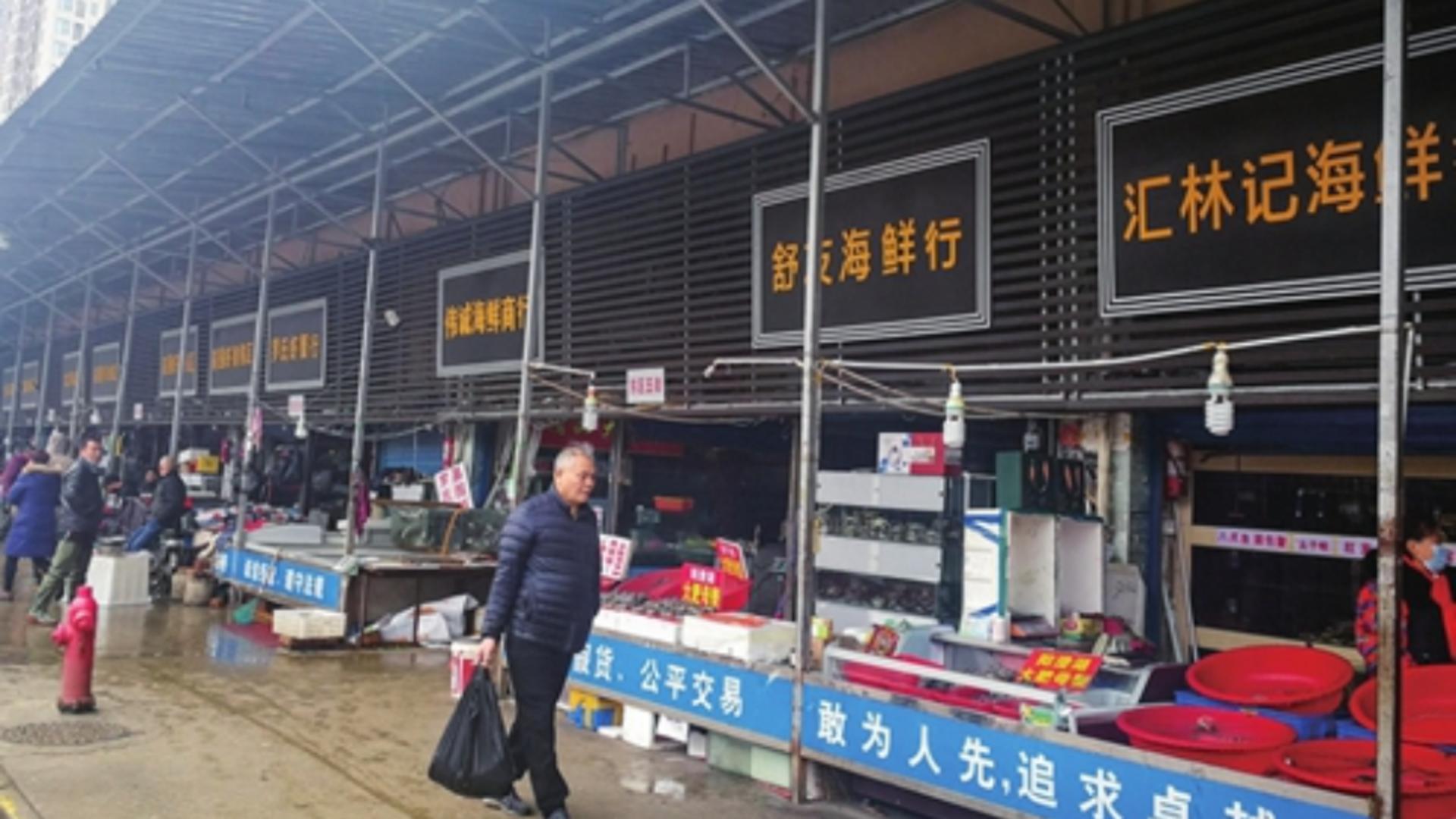 Piața din Wuhan (foto: CNS)