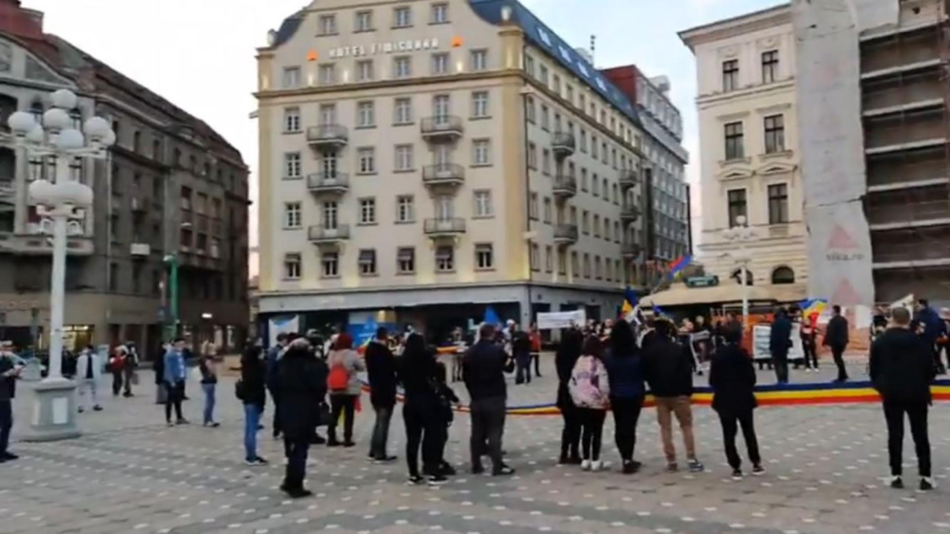 Restricțiile impuse de autorități, primite cu proteste la Timișoara