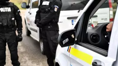 Români „descurcăreți”. Unde s-a ascuns un grup de tineri ca să nu-i găsească poliția după petrecerea ilegală