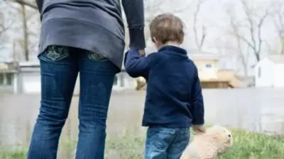 Elevul a mers la şcoală cu o ciocolată şi un mărţişor confecţionat de el
