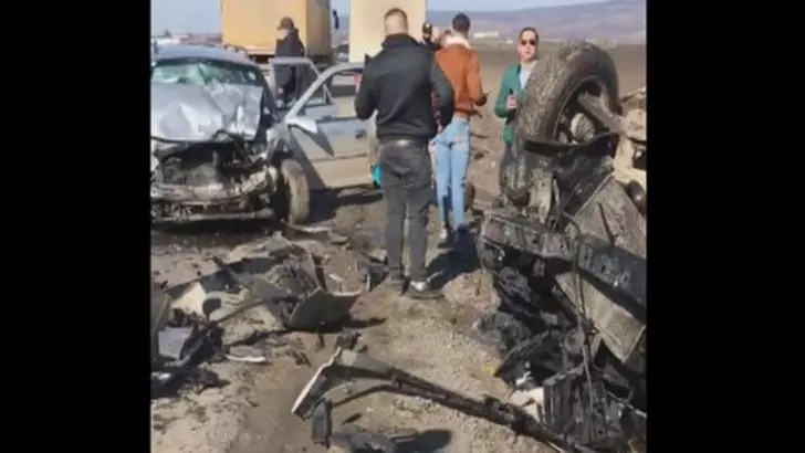 Accident Feldioara în care este implicat un microbuz, 2 martie 2021