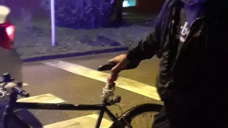 Prins pe bicicleta furată pentru că nu avea lumini