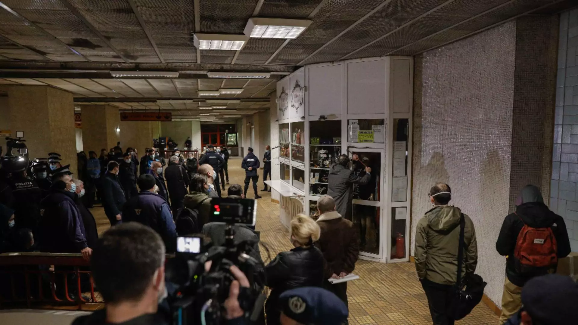 Demolare chioșcuri metrou / INQUAM - George Călin