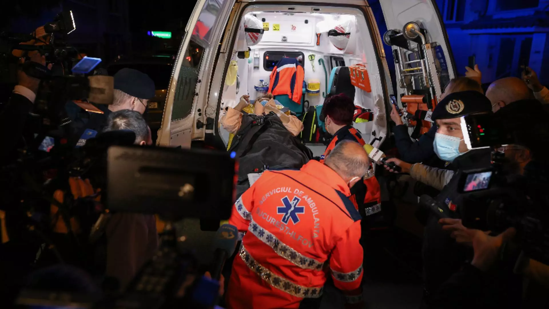 Evacuare Spital Foișor / Foto: Inquam Photos / Sabin Cirstoveanu