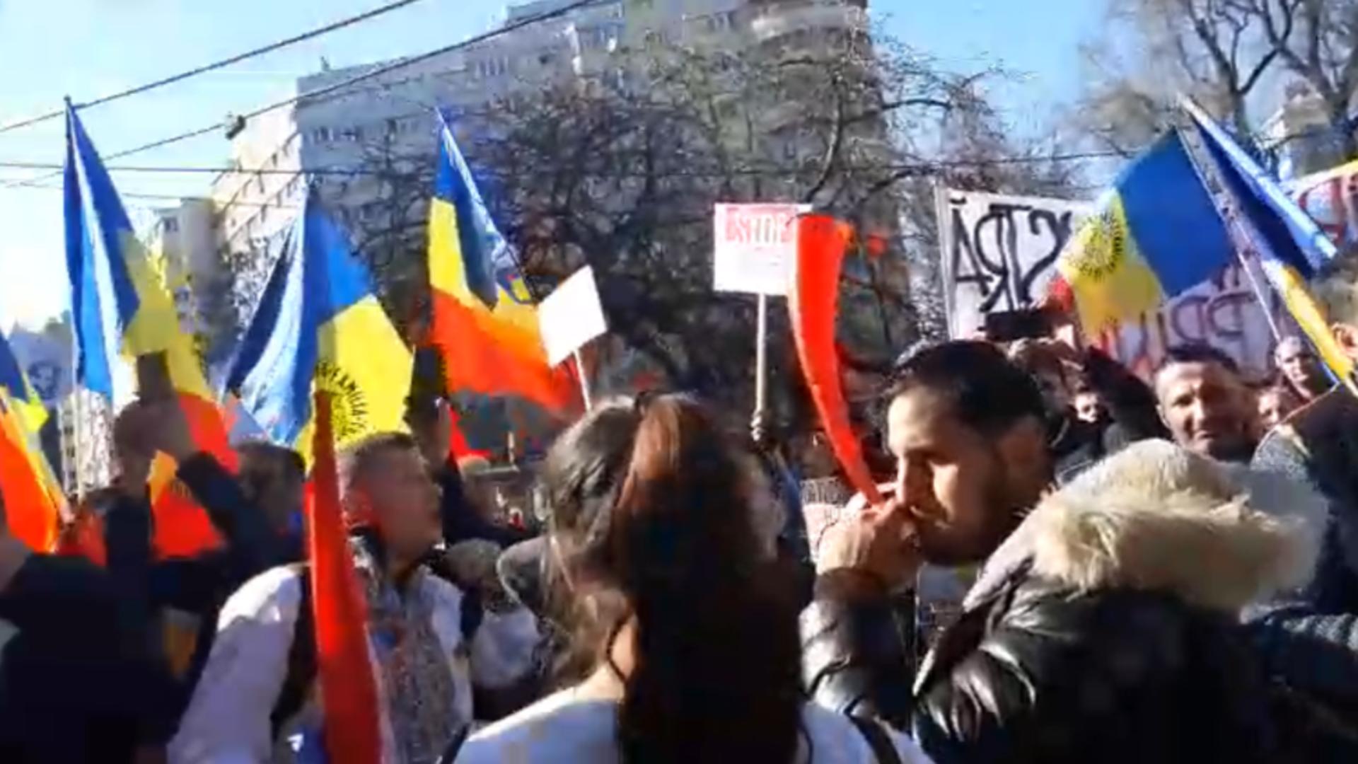 Proteste în Piața Universității 10 aprilie