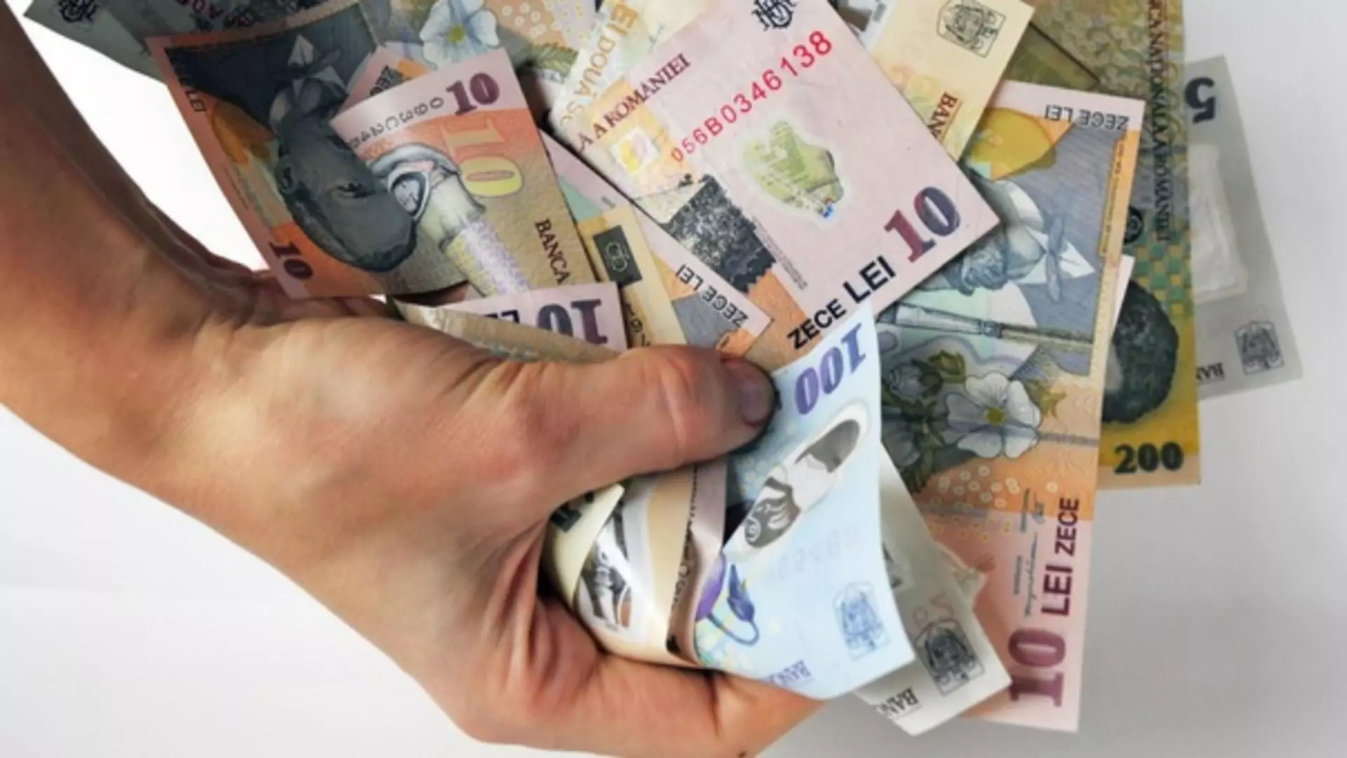 Un tânăr din Dorohoi a fost arestat după ce a păgubit un localnic cu suma de 50.000 de lei