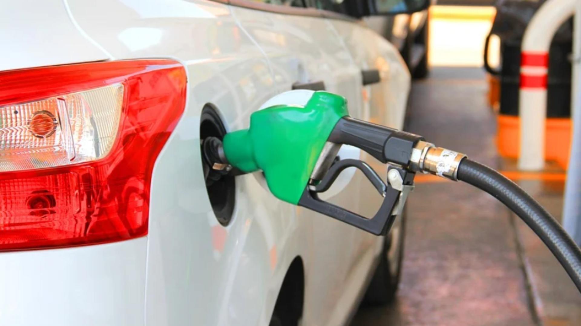 Prețuri fluctuante la carburanți în România. Foto/Profimedia