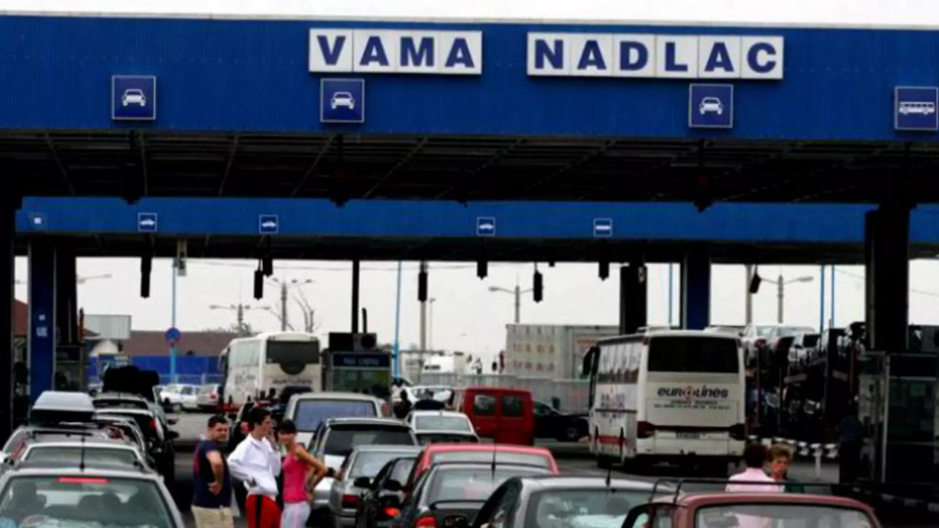 Românii vin în țară de Paște - cozi și haos la vamă