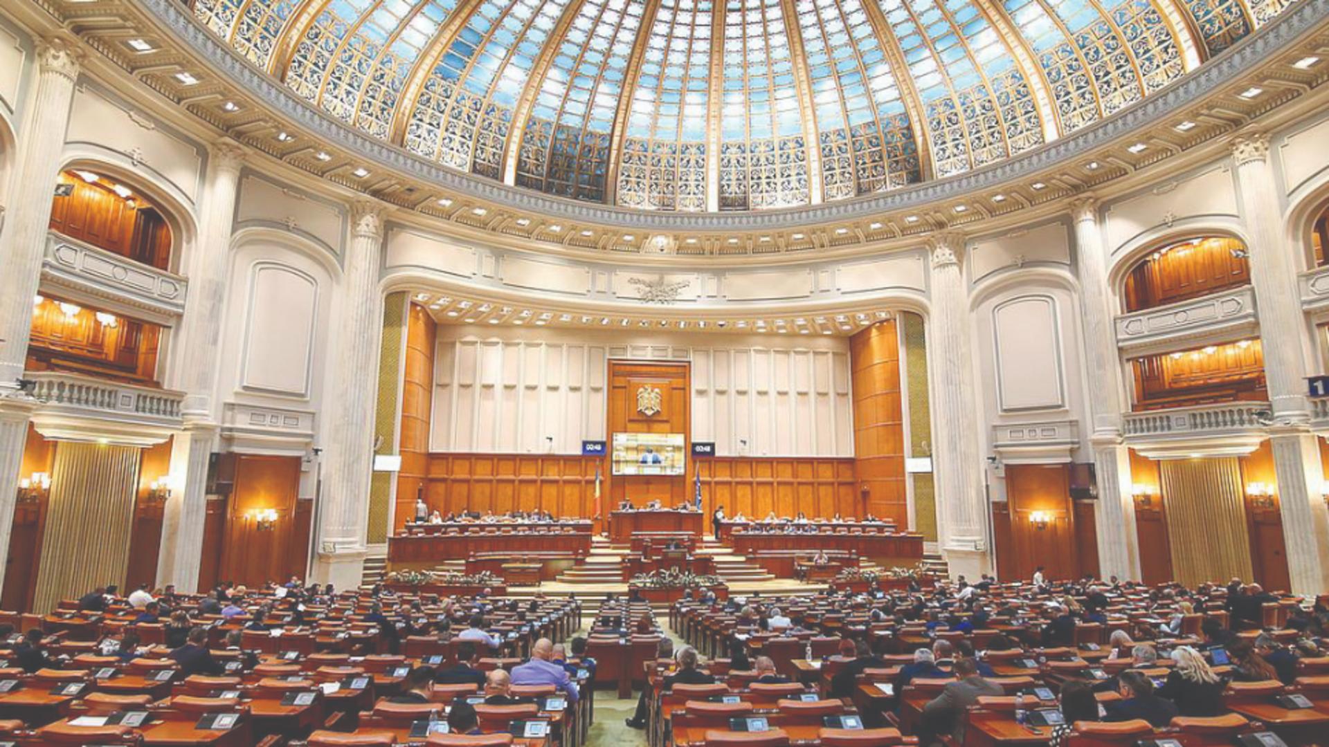 Parlamentarii și-au majorat sumele forfetare cu 25% 