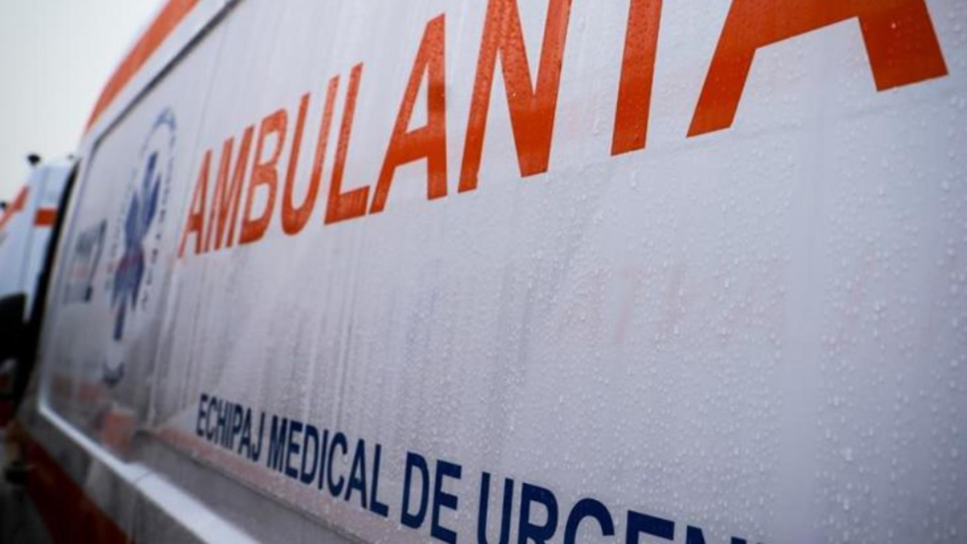 Ambulanțele private vor prelua transportul pacienților Covid-19. Foto/Inquam