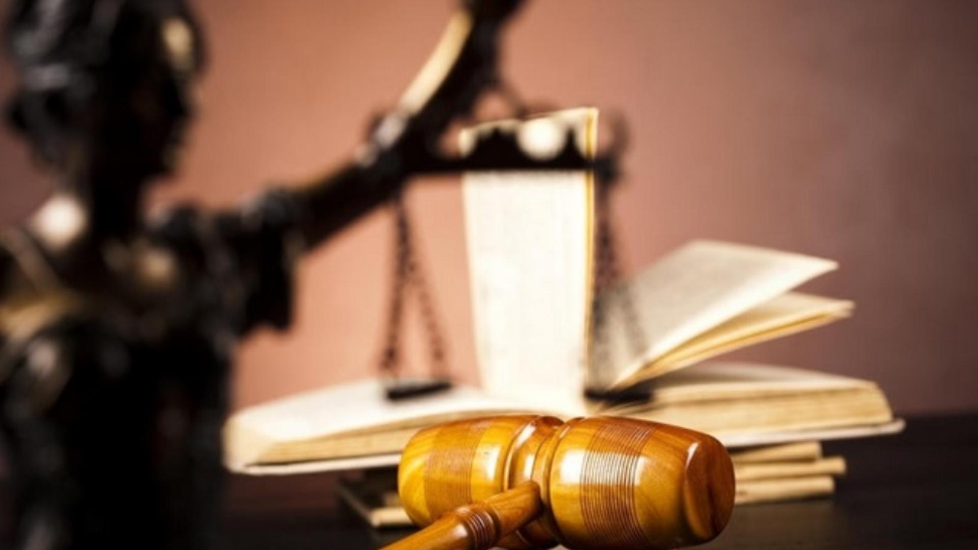 Judecătoare suspendată după ce a vrut să elibereze un bărbat acuzat de viol