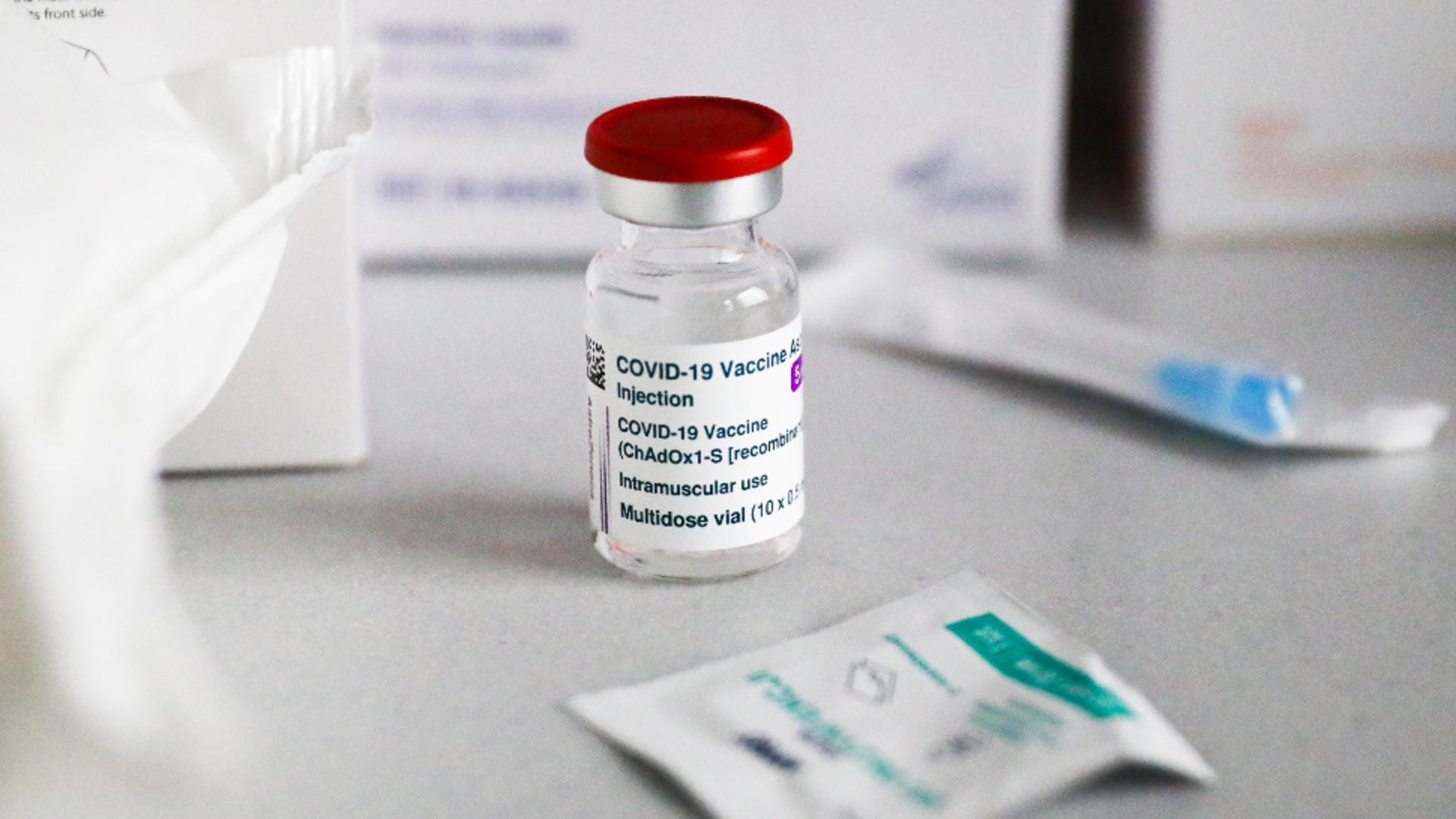 Canada a raportat un nou deces cauzat de vaccinul AstraZeneca. Foto: ProfiMedia