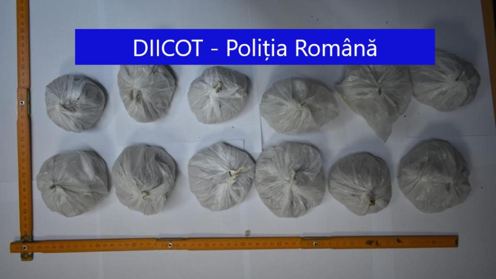 Droguri confiscate în Capitală