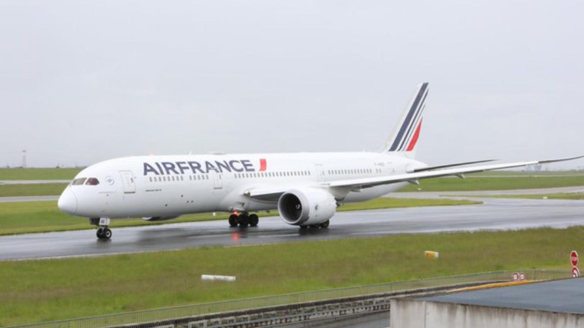 MAE, atenţionare de călătorie: Grevă a controlorilor aerieni din Franța