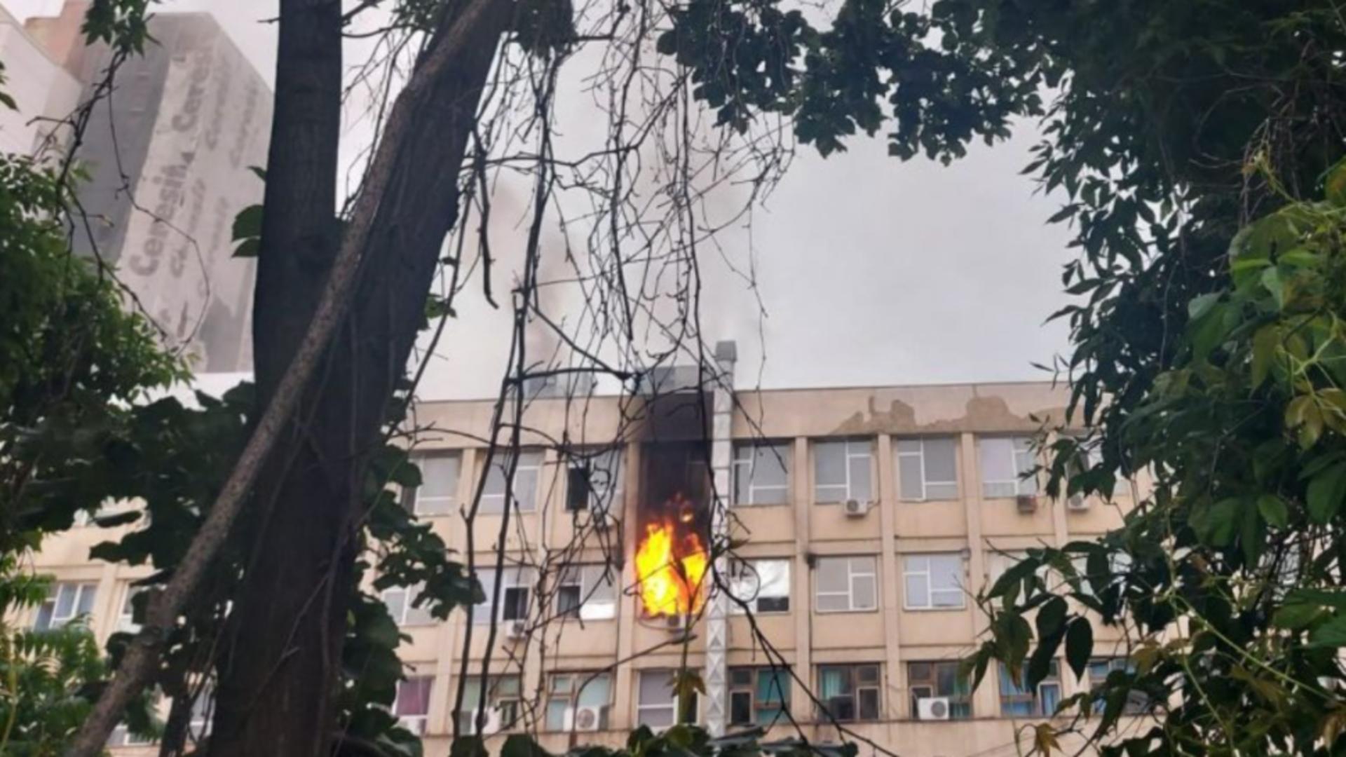 Incendiu la etajul 2 al Spitalului de copii Iași Copi Iași
