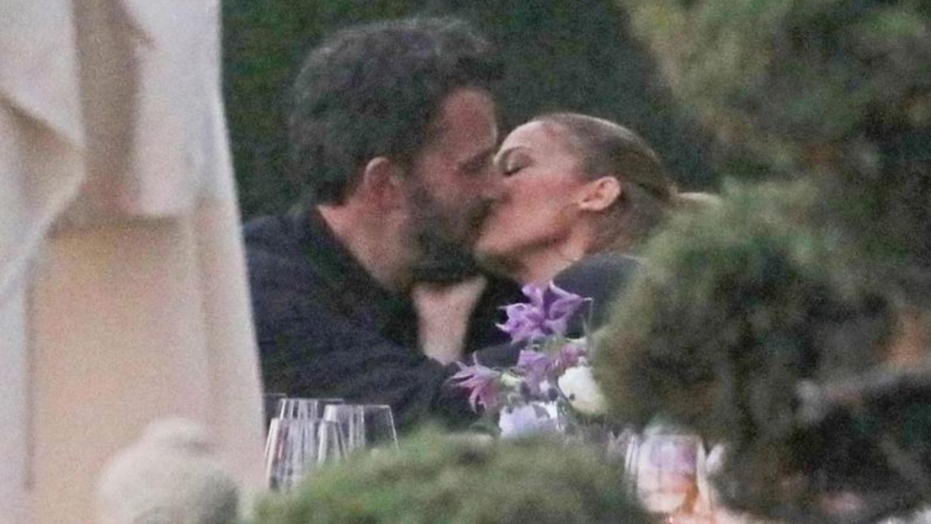 Bat clopotele de nuntă pentru Jennifer Lopez și Ben Affleck? Vechiul cuplu „Bennifer” revine la Hollywood