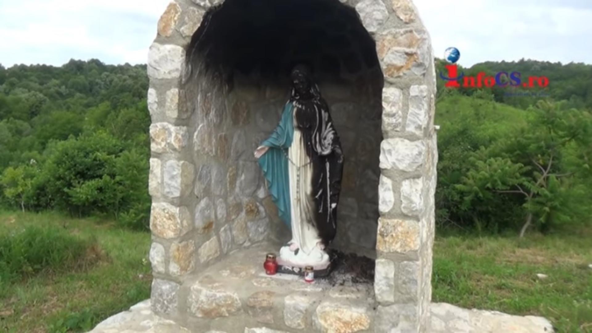Este revoltă într-o localitate din Caraș Severin, după ce oamenii au găsit statuia Fecioarei Maria incendiată