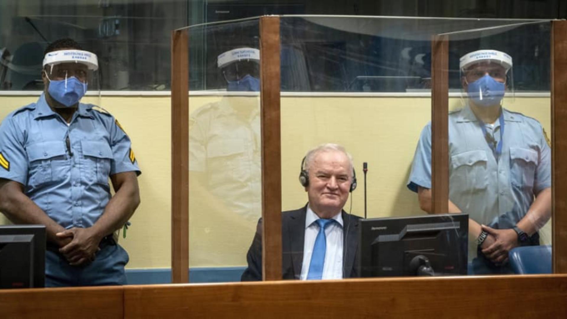 Verdict final pentru „măcelarul Bosniei”: Ratko Mladic, închisoare pe viață după masacrul celor 8.000 de musulmani la Srebenița