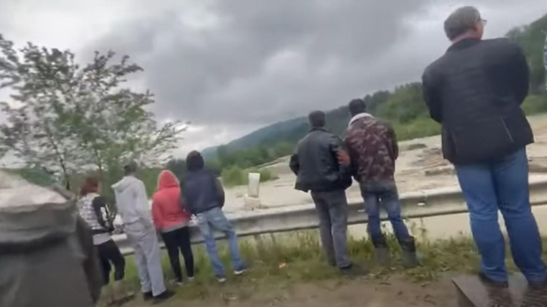 Viiturile au făcut ravagii în județul Vrancea. Foto/captură video