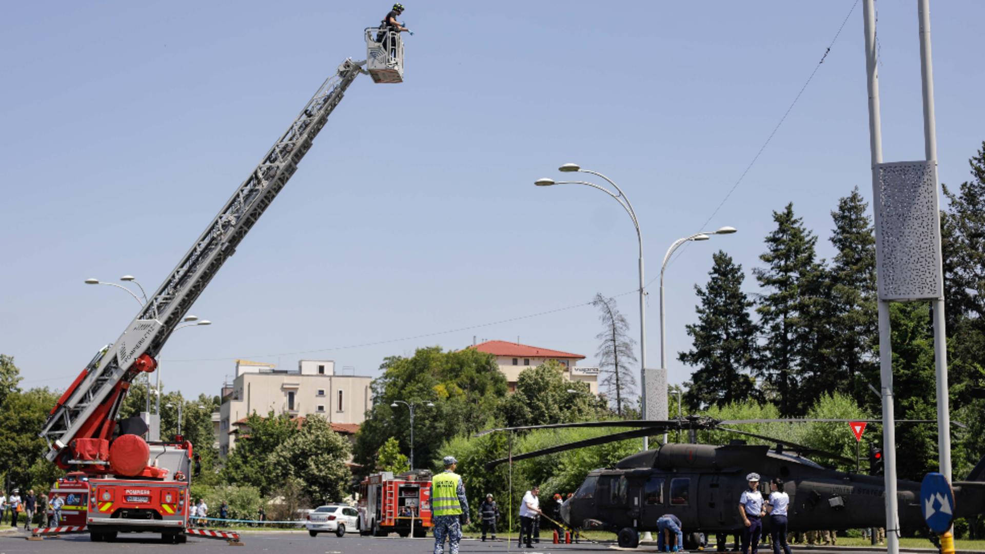 Elicopter prăbușit în intersecție / Foto: Inquam Photos