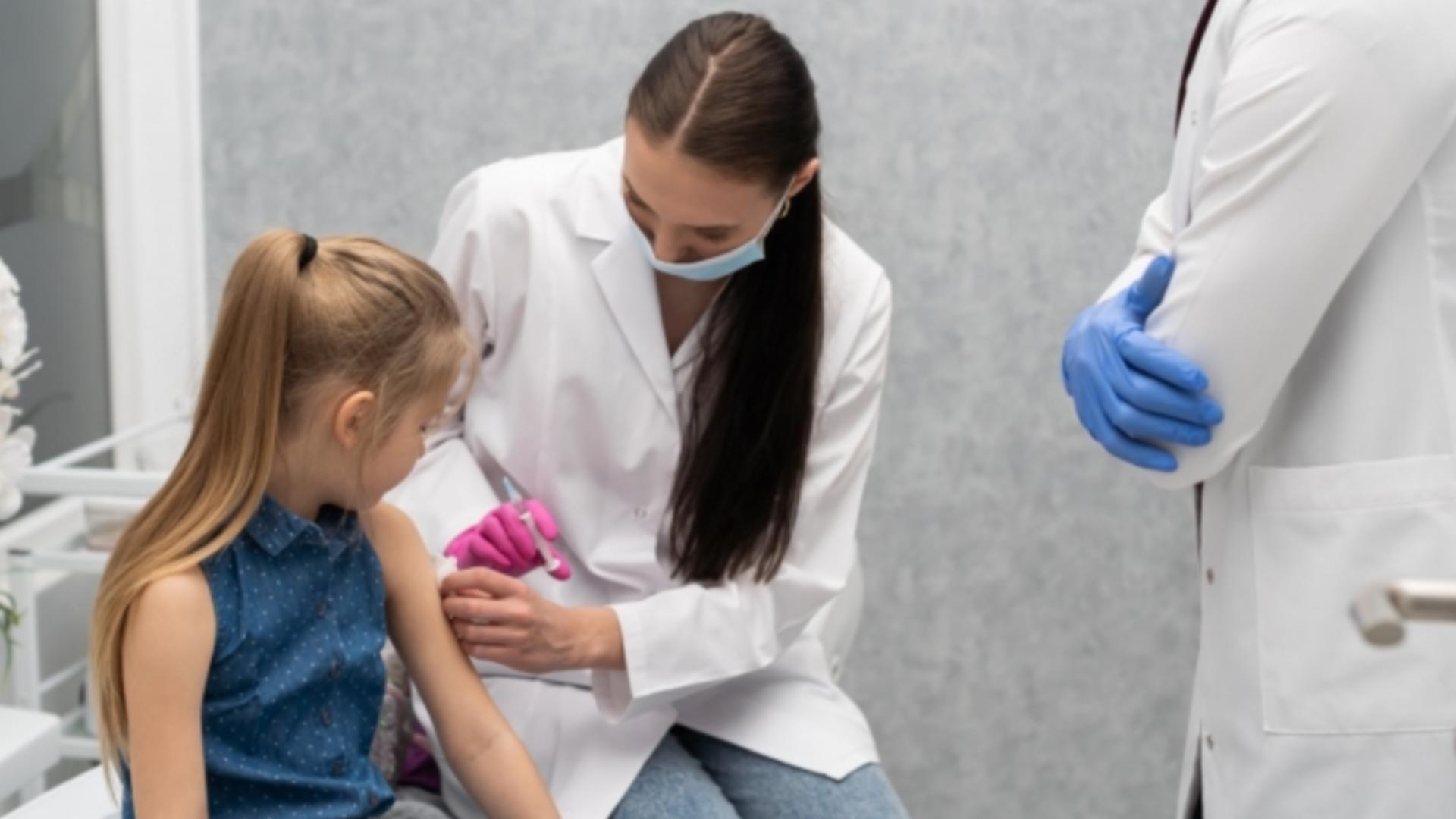 Vaccinarea anti-COVID-19 cu Moderna a tinerilor până în 18 ani începe din 2 august - PAȘII pentru înscriere