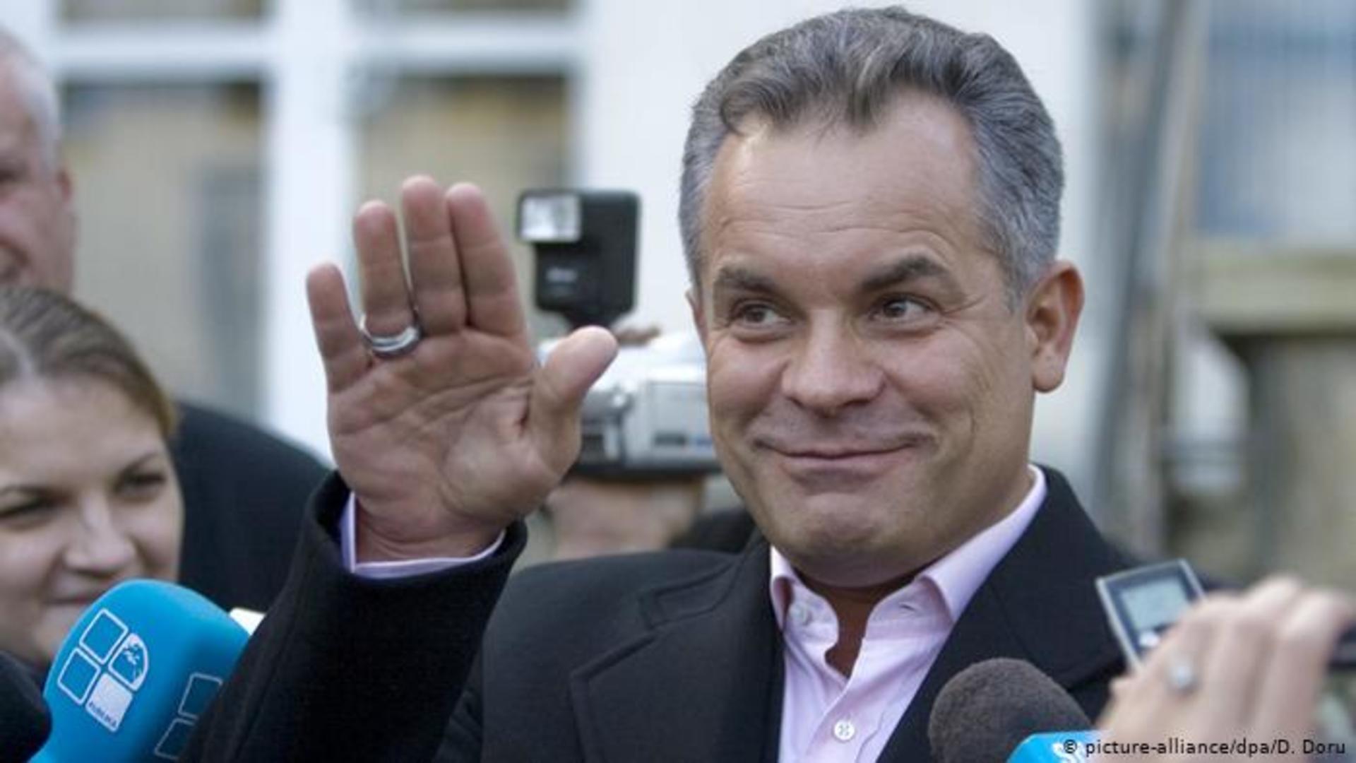 Vladimir Plahotniuc susține că Maia Sandu ar încerca să tergiverseze extrădarea sa