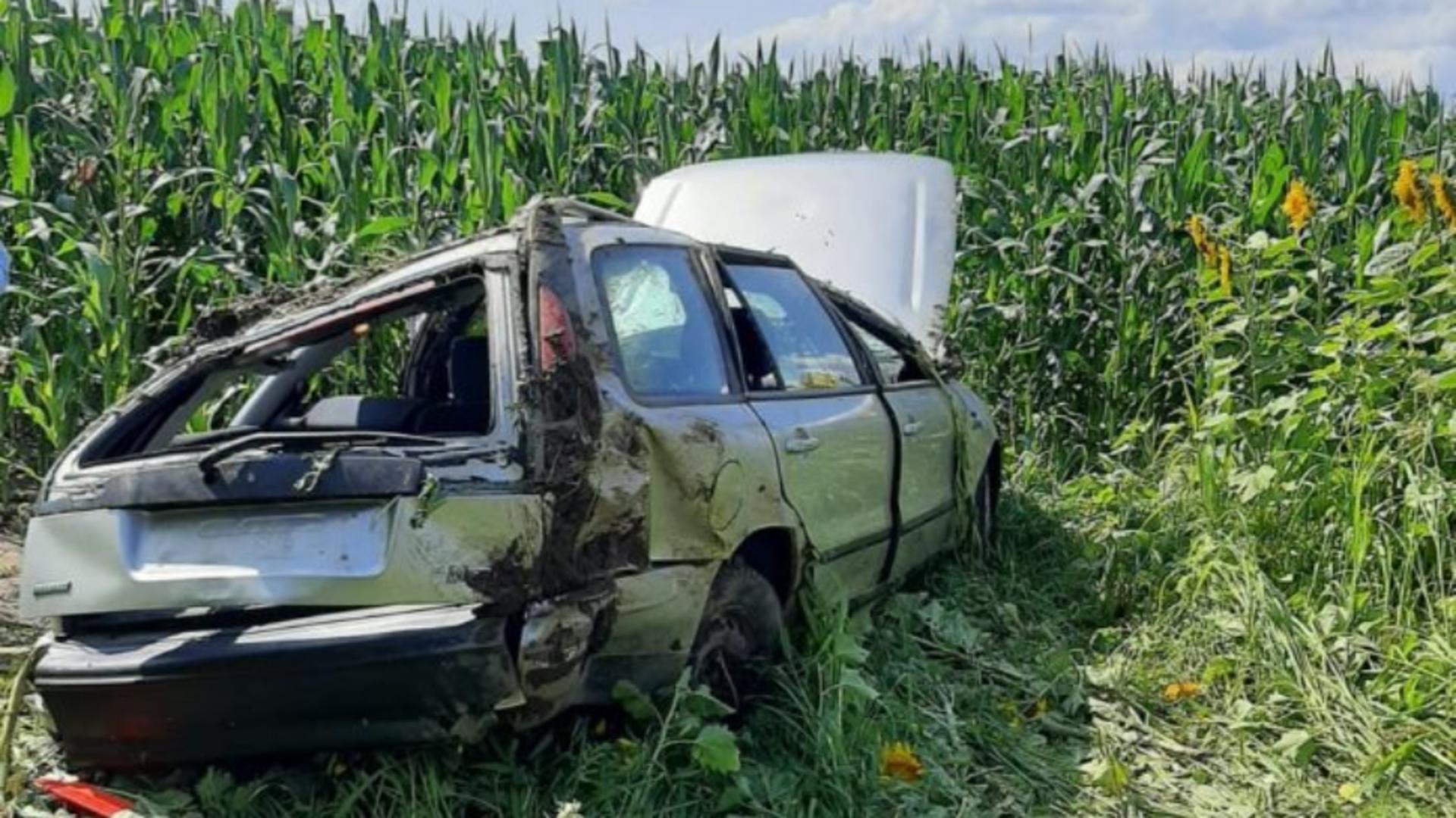 4 copii, răniţi după ce mașina în care se aflau s-a răsturnat. Foto: ISU Neamț