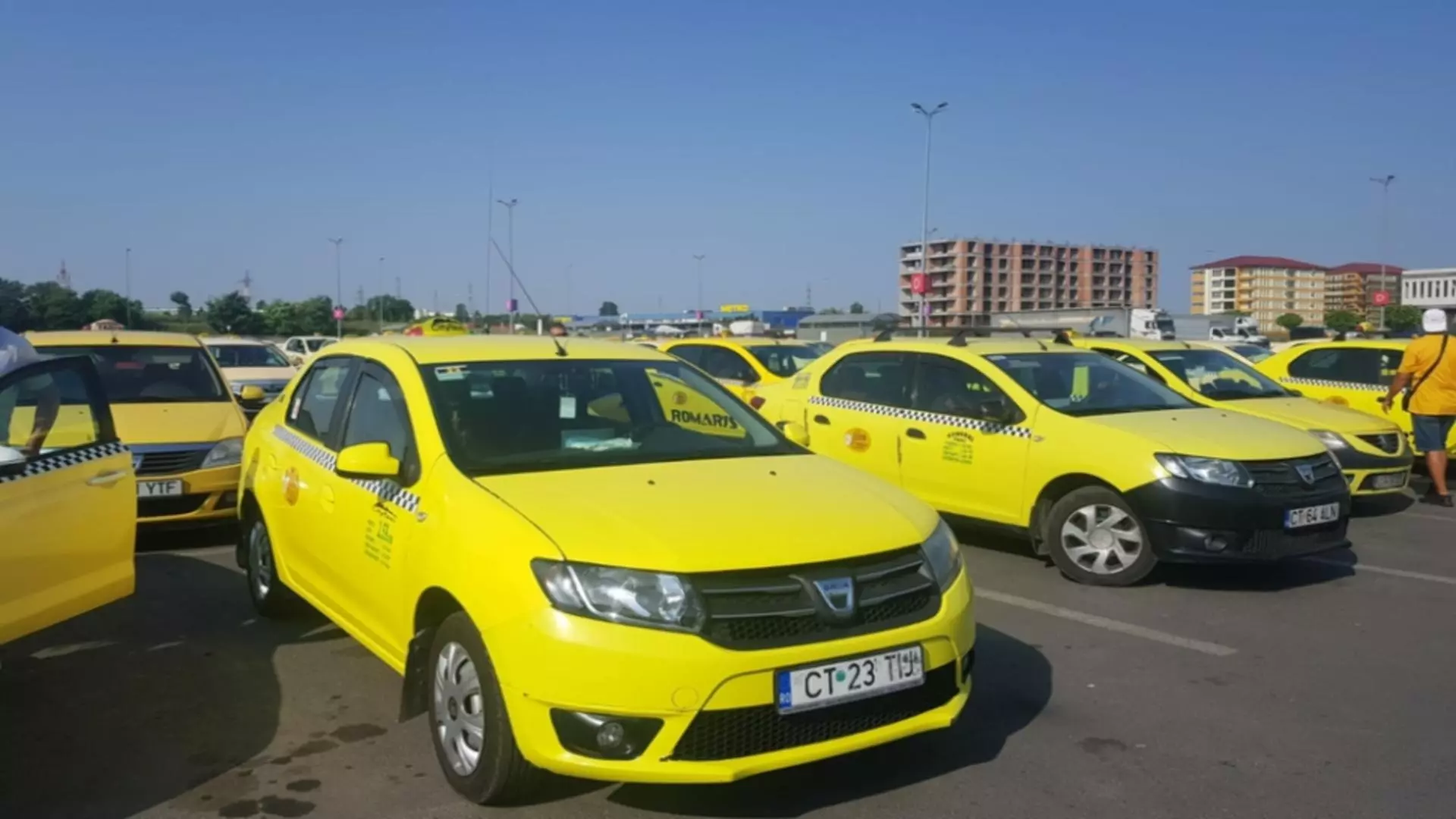 Taximetriștii protestează, astăzi, la Constanța