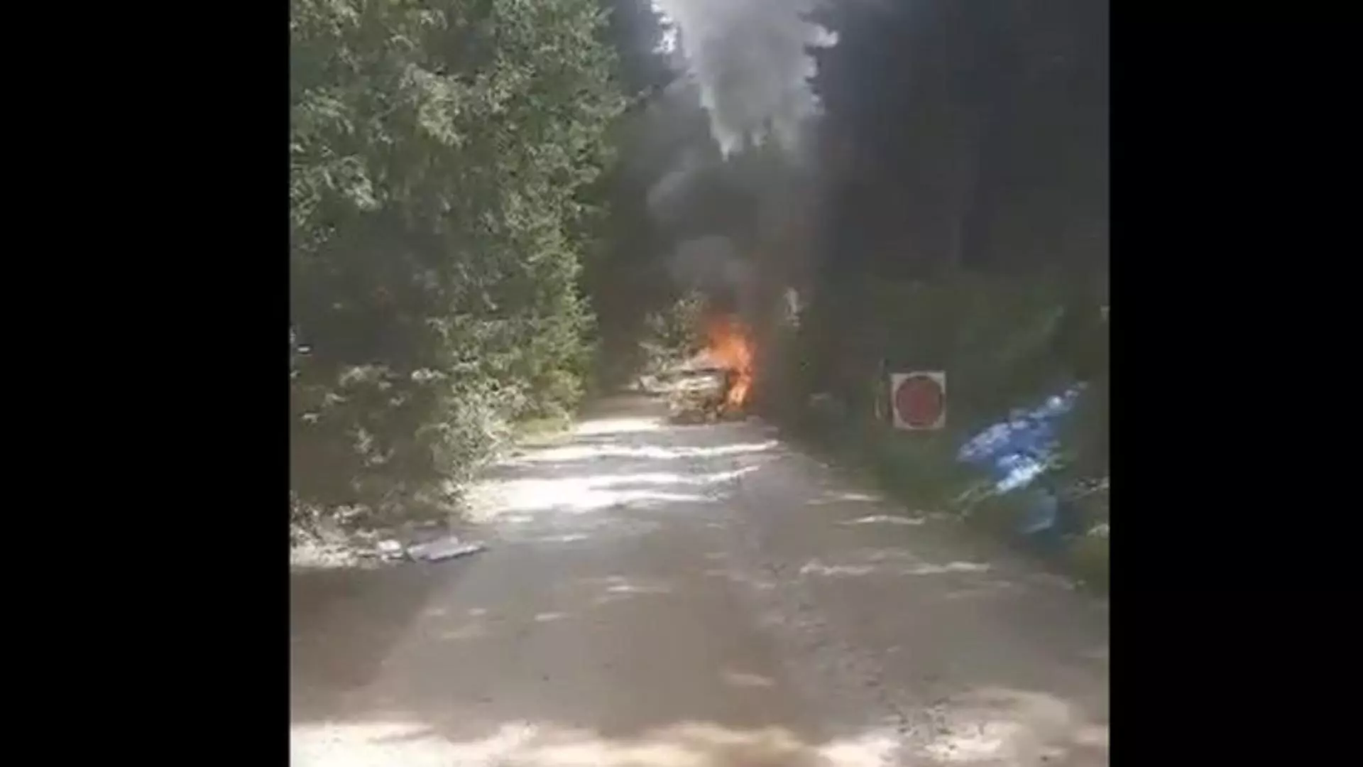 Mașină, în FLĂCĂRI, în timpul Raliului de la Sibiu - Imagini terifiante