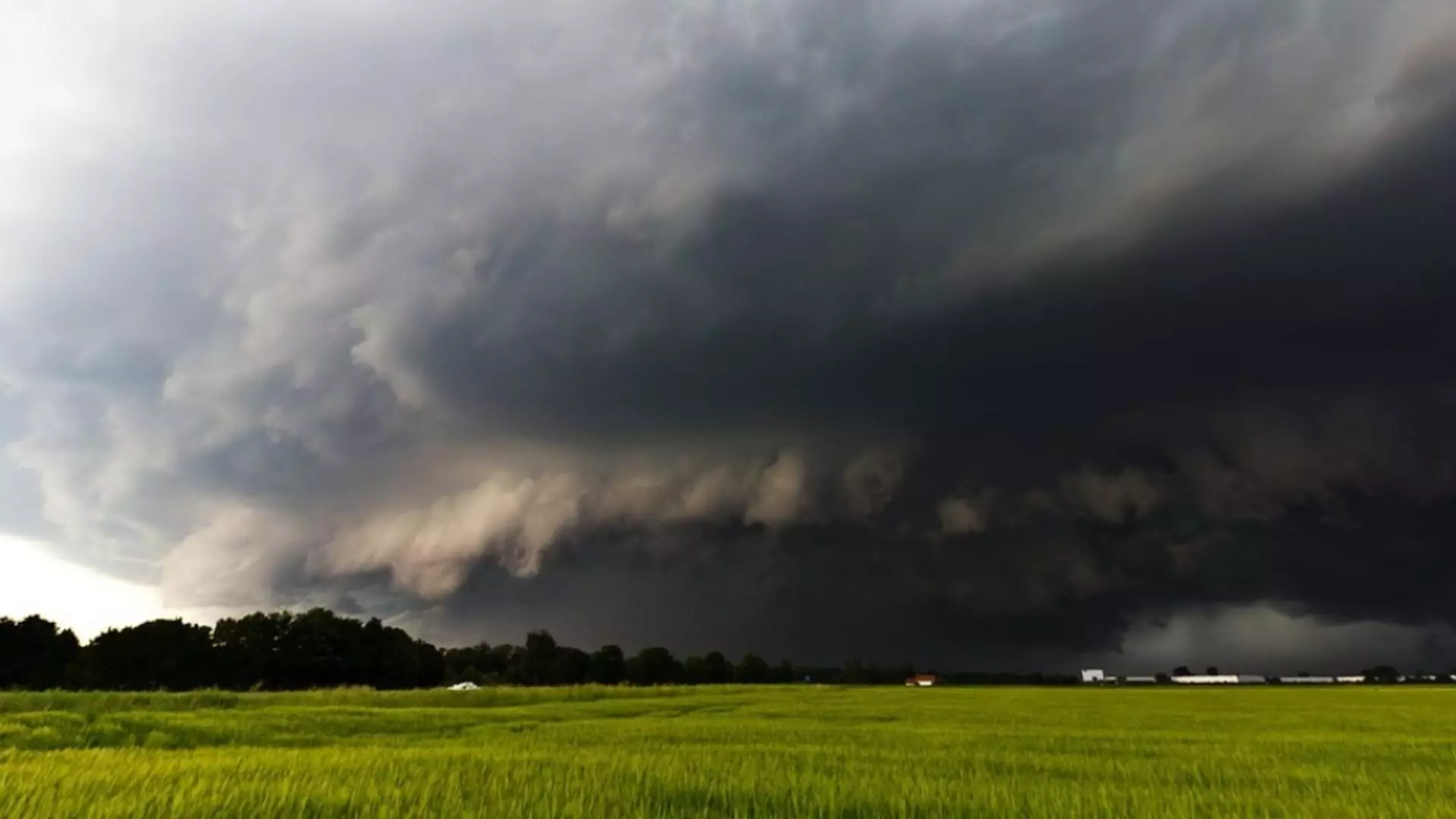 Foto arhivă. Vijliile au făcut prăpăd în județul Prahova