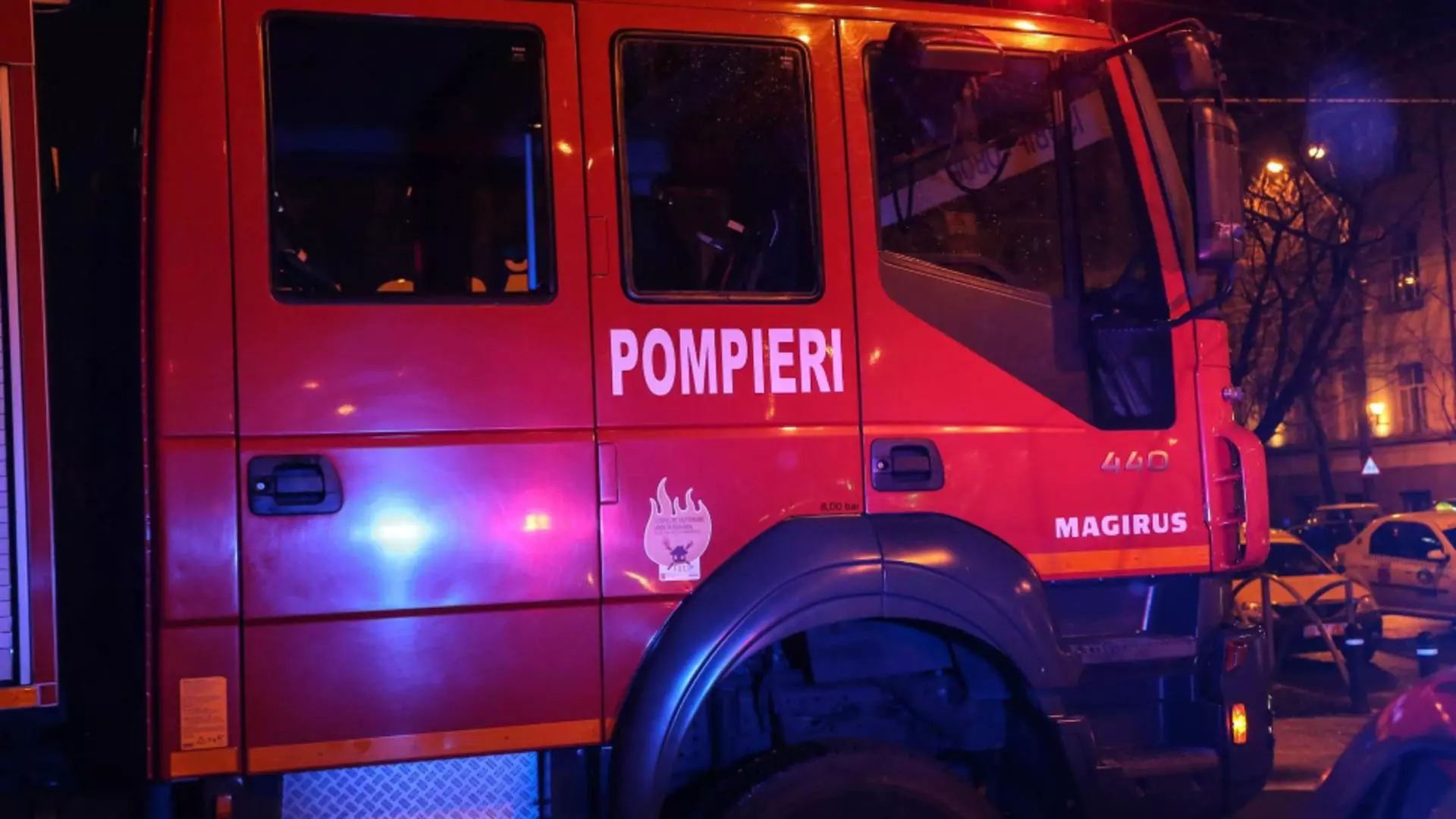 Intervenție pompieri incendiu - imagine cu notă sugestivă