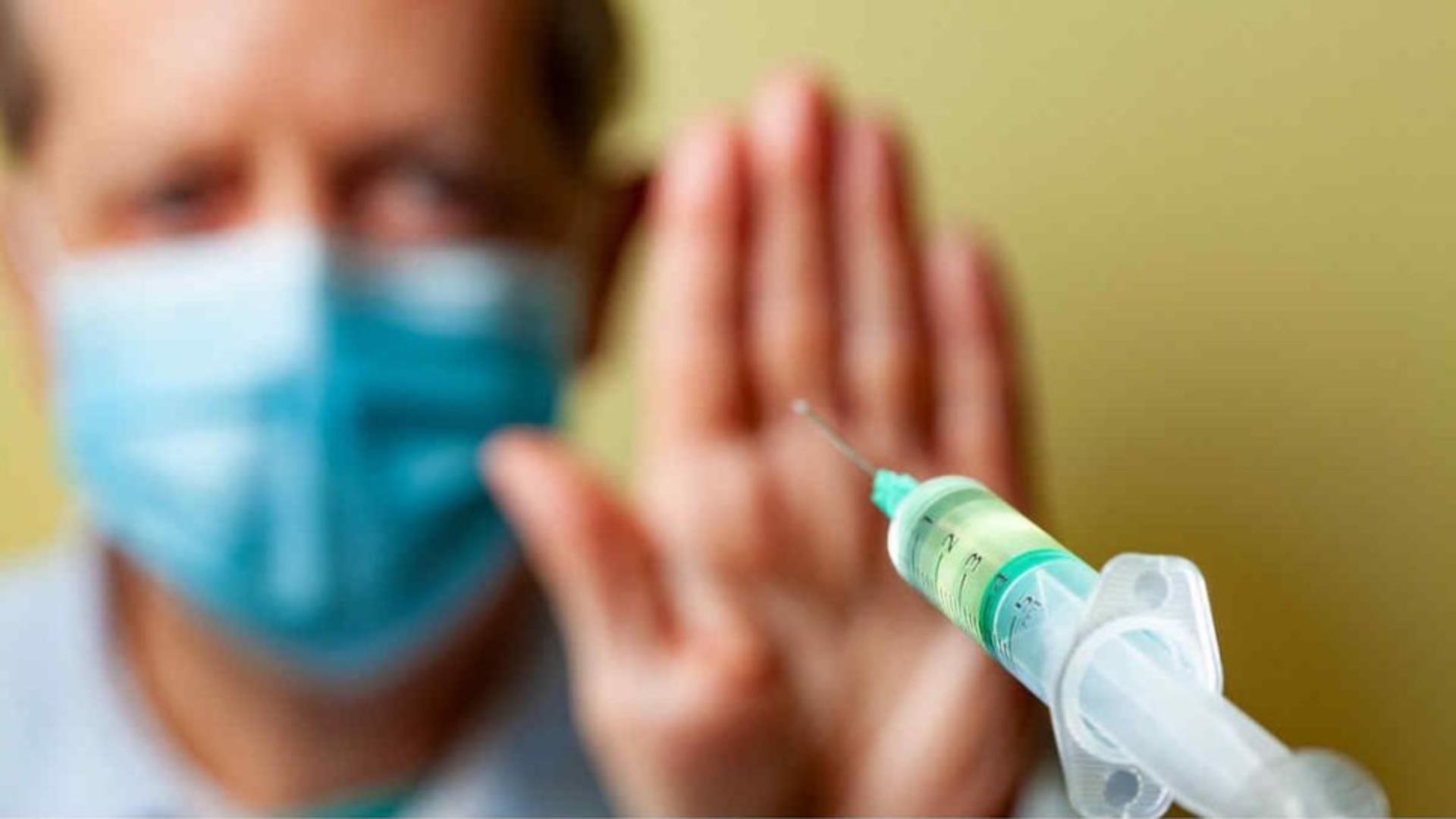 Vaccinarea angajaților NU este obligatorie! Precizările Ministerului Sănătății pentru Avocatul Poporului