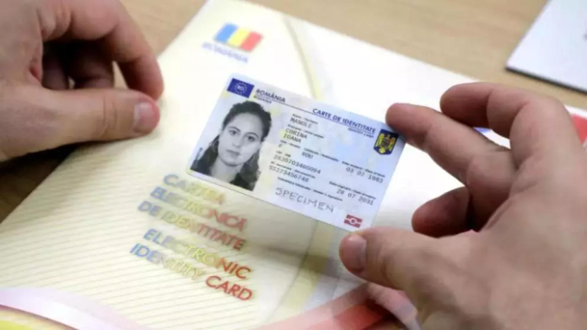 Carte electronică de identitate. Foto: Facebook Lucian Bode, ministrul de Interne