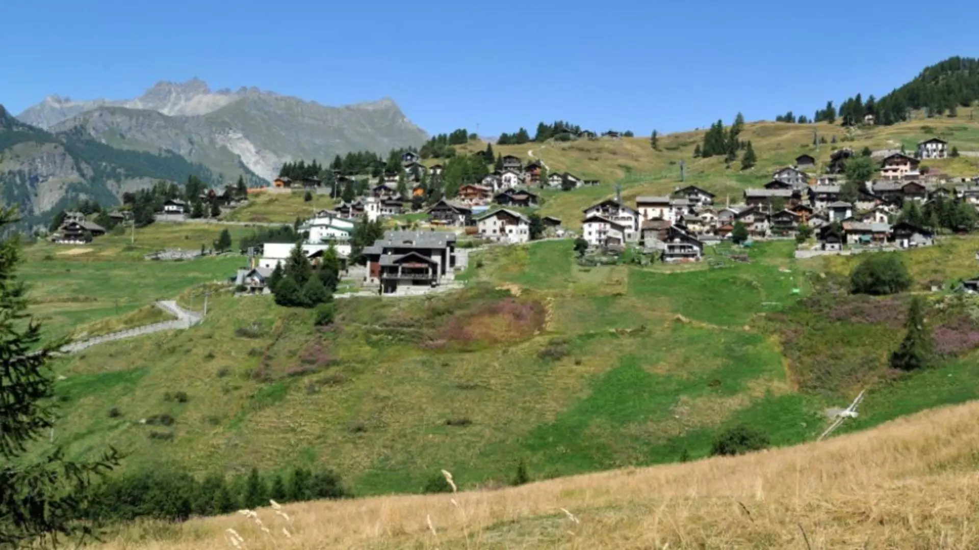 Așezare spectaculoasă în inima Munților Alpi