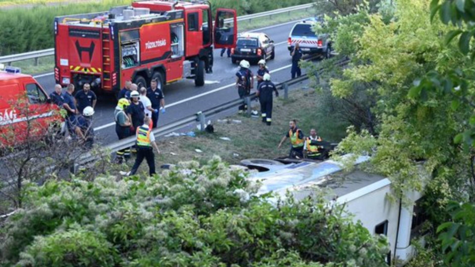 Accident CUMPLIT în Ungaria! 8 oameni MORȚI și 42 RĂNIȚI după ce un autocar a lovit pilonul unui viaduct