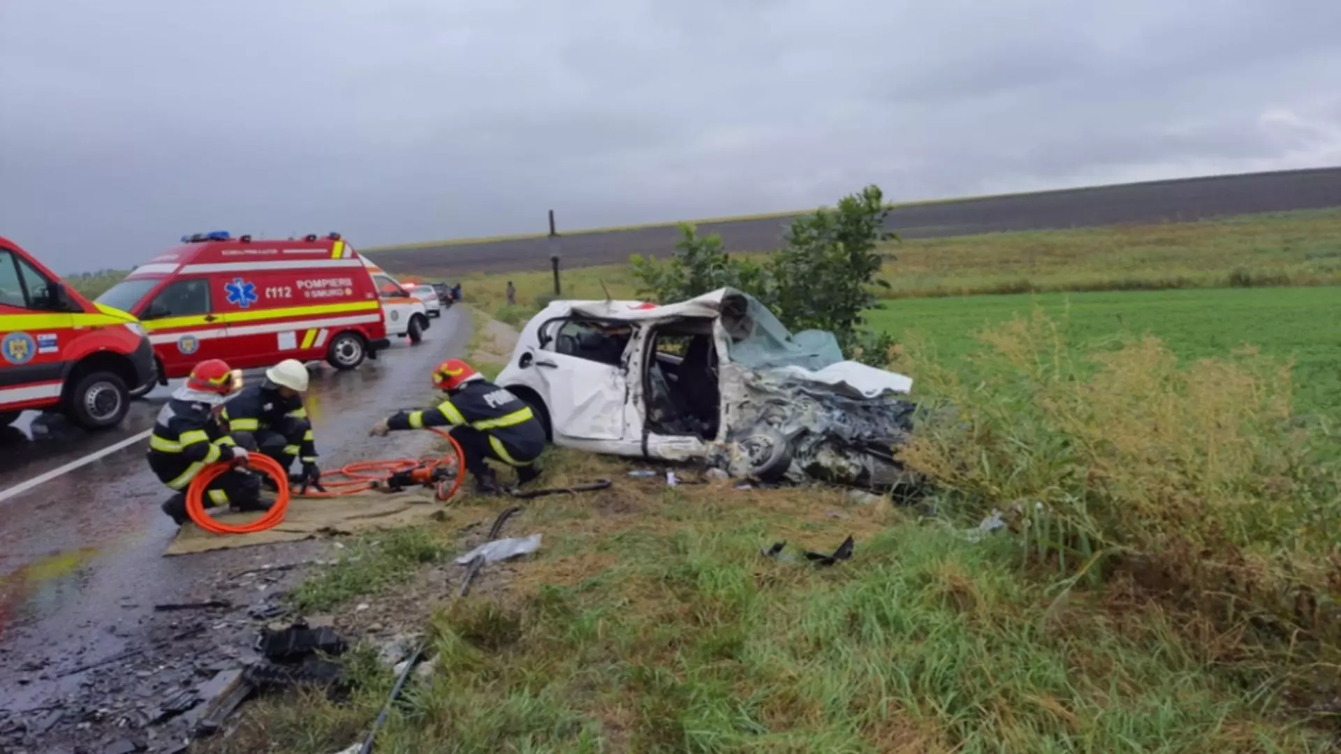 Foto arhivă. Accident grav într-o localitate din Suceava. Doi copii și un adult au ajuns la spital.