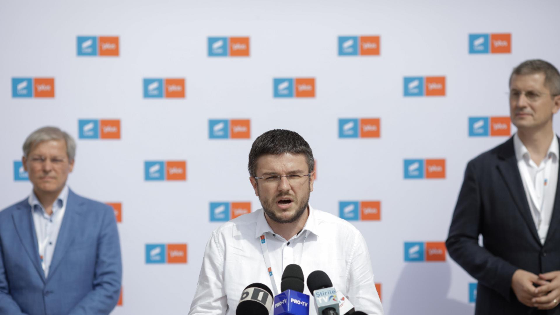 Candidații la șefia USR Plus:  Dacian Cioloș, Irineu Darău, Dan Barba (Inquam/G. Călin)