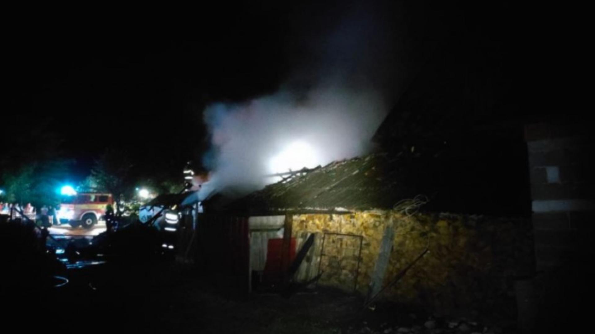 Patru incendii de proporții, în Suceava, într-o singură noapte