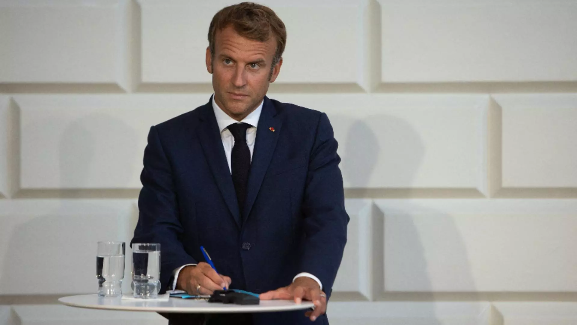 Emmanuel Macron condamnă atentatele de la Kabul. Foto/Profimedia