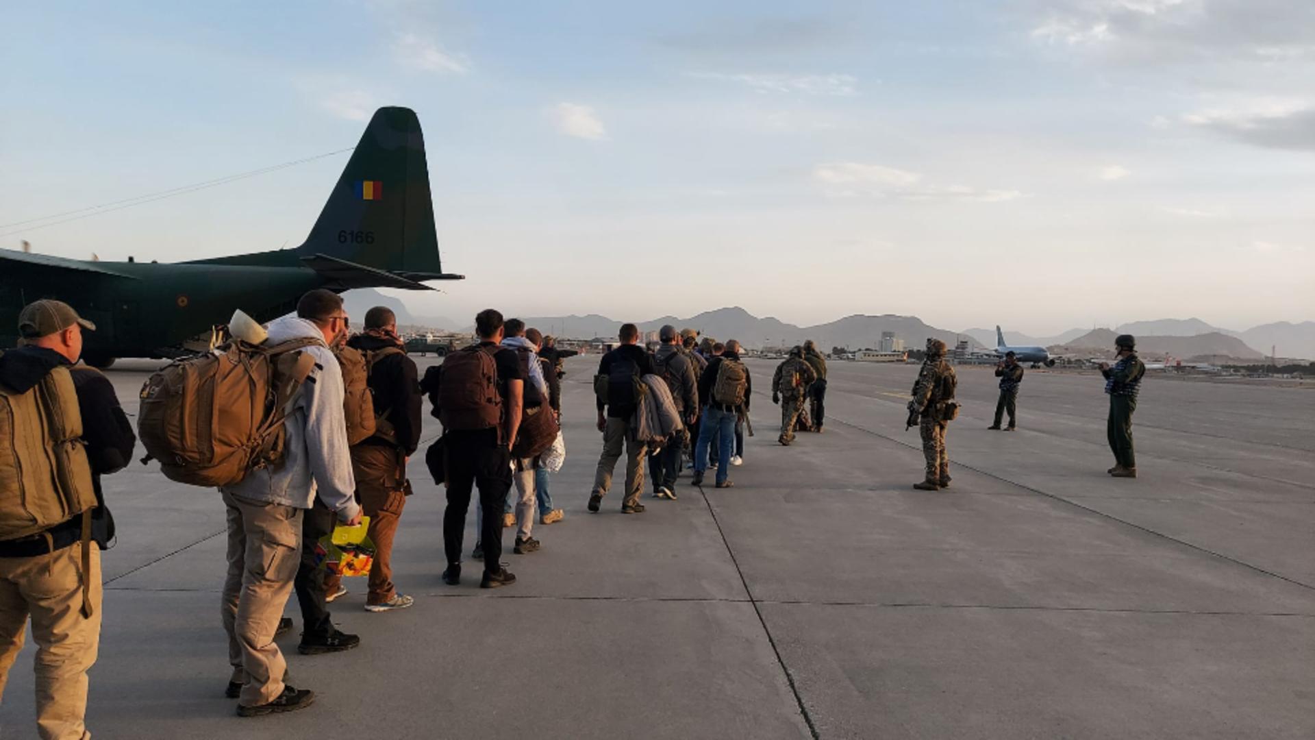Evacuare din Kabul. Foto: MApN
