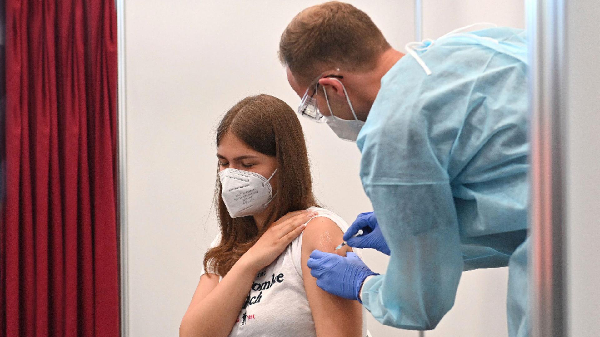 Vaccinare anti-covid la adolescenți / Foto: Profi Media