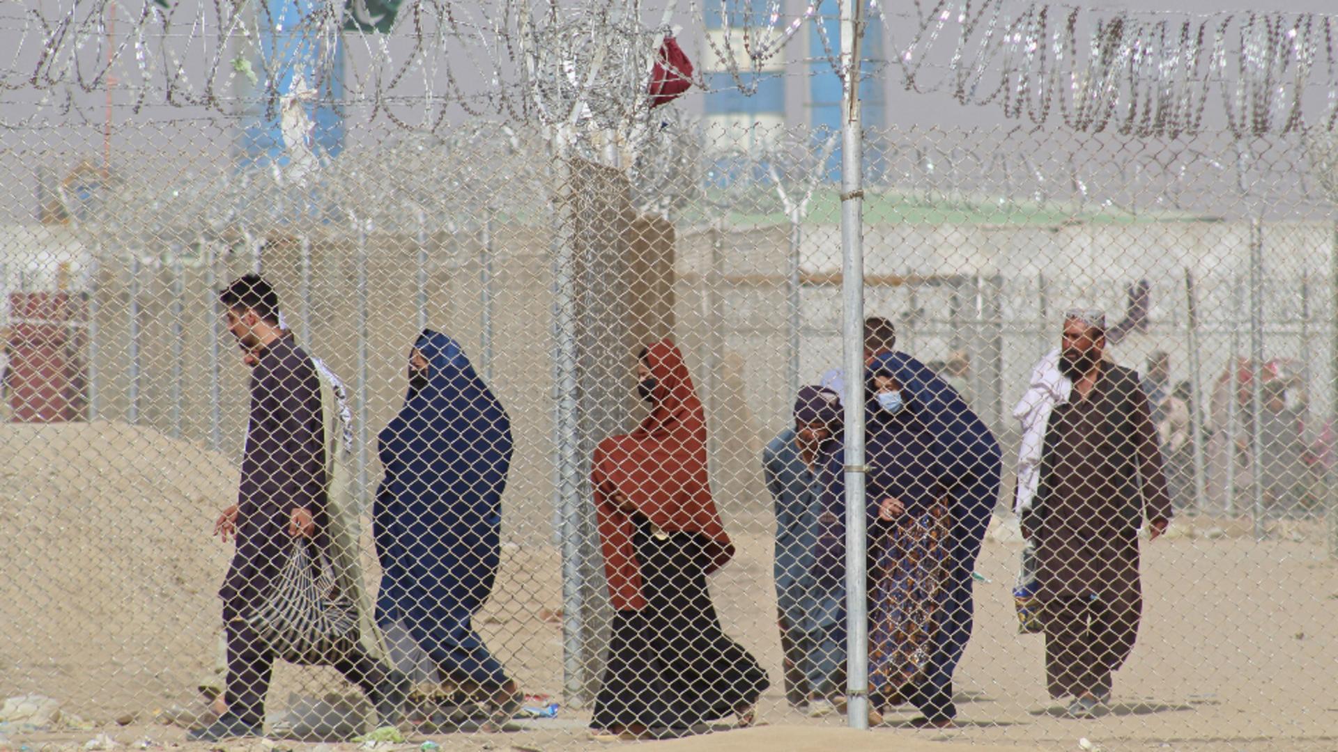 Ministrul de Interne spune că România este pregătită să preia refugiați din Afganistan. Foto/Profimedia
