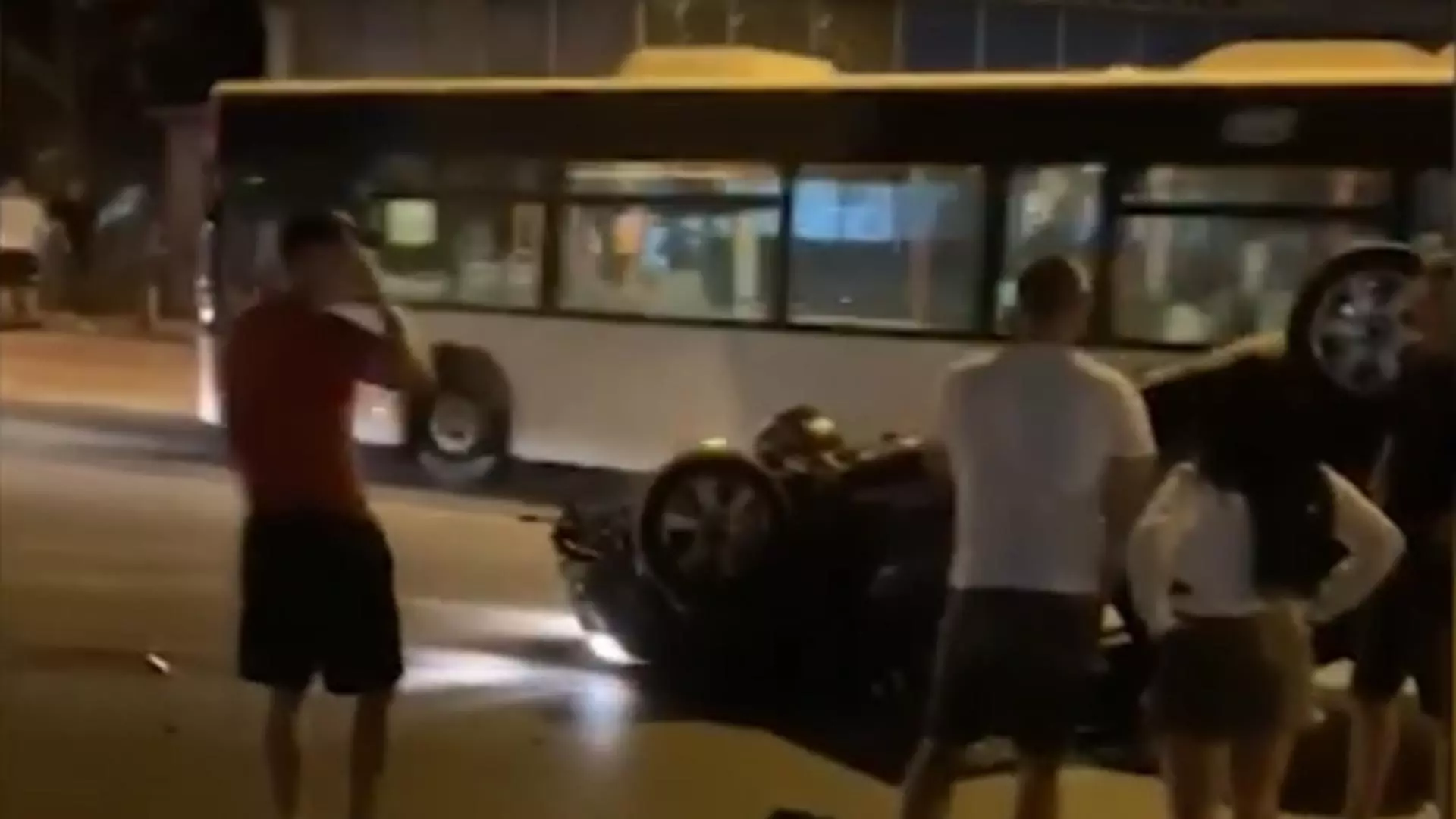 Autoturismul a fost dat peste cap