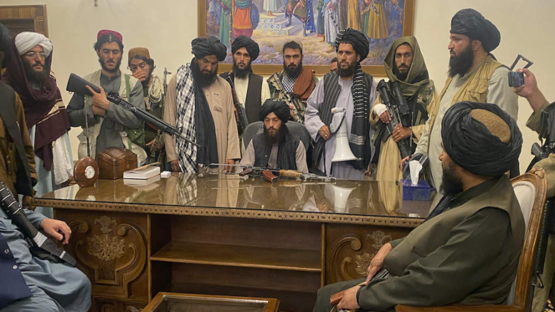 Talibanii, în Palatul prezidențial din Kabul