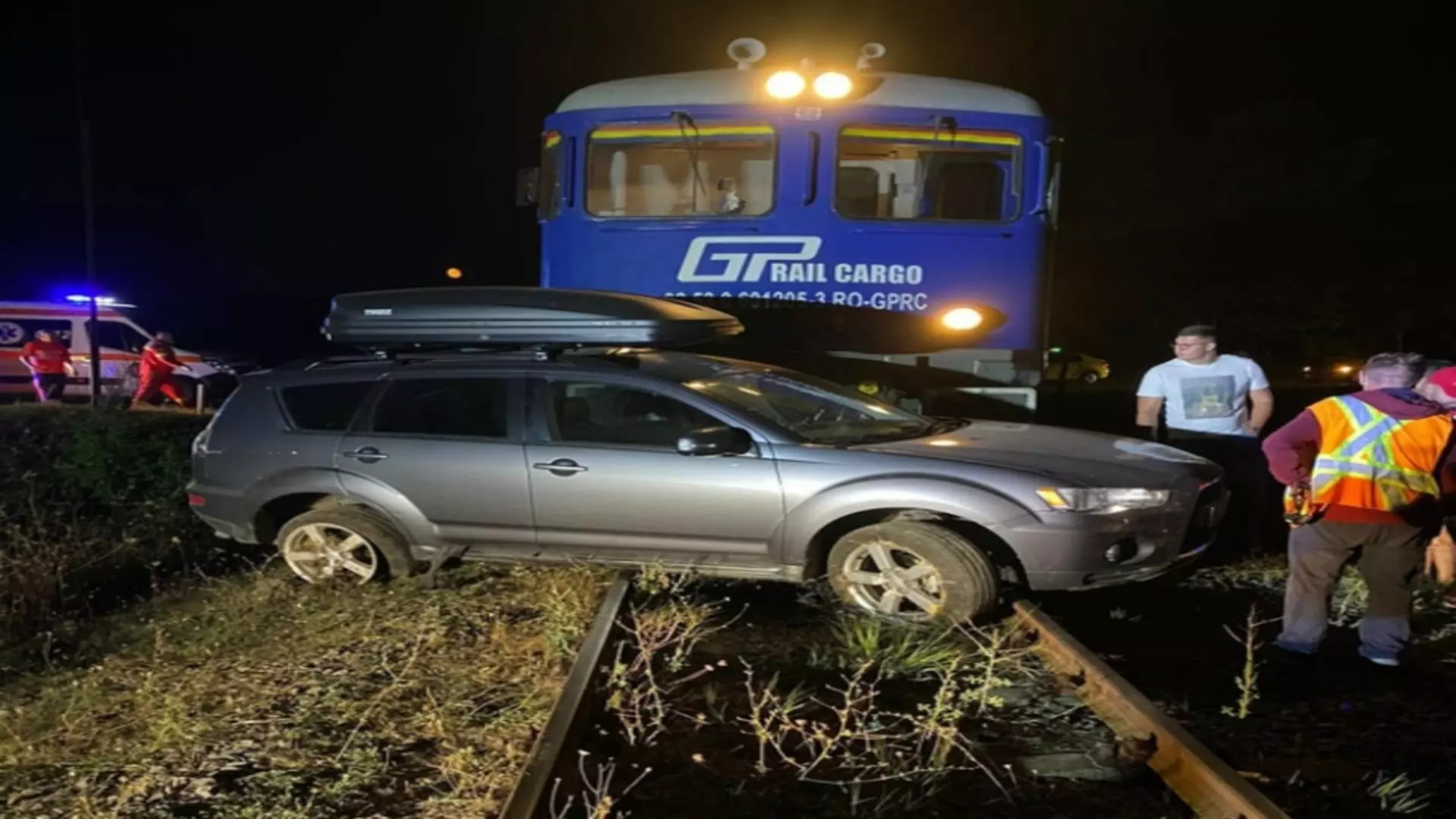 O mașină a fost lovită de un tren. Un copila fost rănit. Foto/Poliția