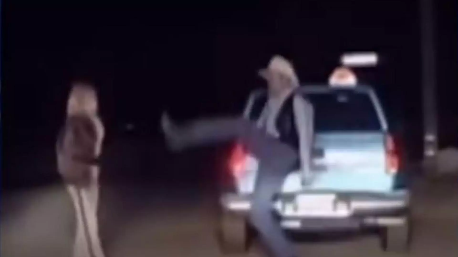 Verificare în pași de dans, în SUA. Captură video